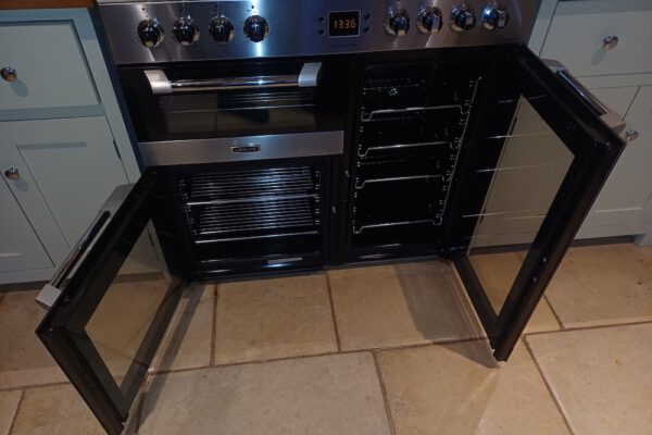 Shawly Oven Care provides professional Oven & Appliance Cleaning Across Warwickshire and the Midlands