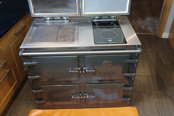 Full Everhot and AGA strip-down cleaning in Atherstone and Grendon. Parts tank dipped, grooves and corners deep cleaned with care and precision.