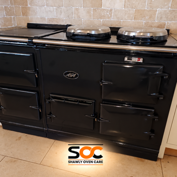 Four-door black AGA with polished chrome lids after a full detail clean in Ratcliffe Culey, near Atherstone.